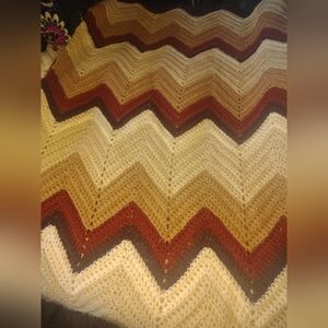 Cozy Chevron Knit Throw Blanket in Cream, Tan & Brown 68"x84"